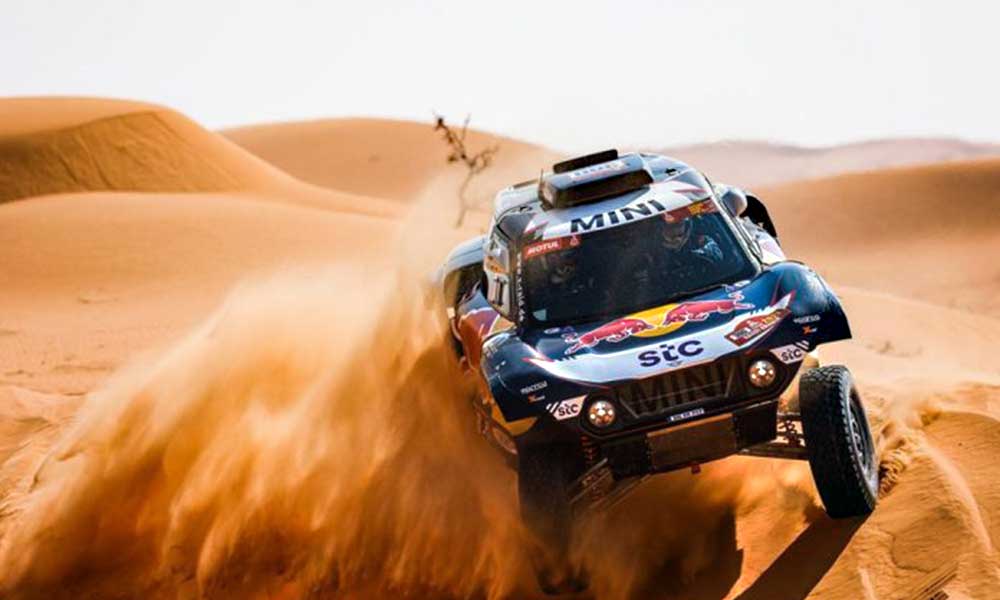 Carlos Sainz rompe la mala racha y gana en el Dakar