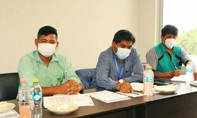 Gobierno y productores soyeros de Santa Cruz buscan soluciones al problema del sector Gobierno y productores soyeros de Santa Cruz buscan soluciones al problema del sector