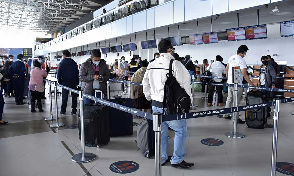 Covid-19: Bolivia amplía suspensión de vuelos provenientes de Europa hasta el 31 de mayo