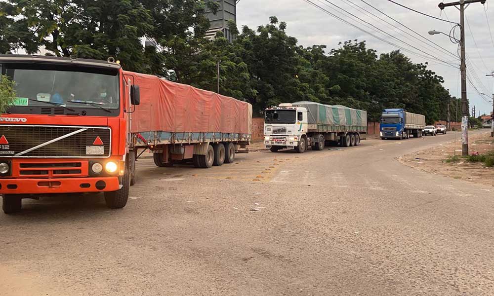Aduana comisó nueve camiones con 270 toneladas de soya