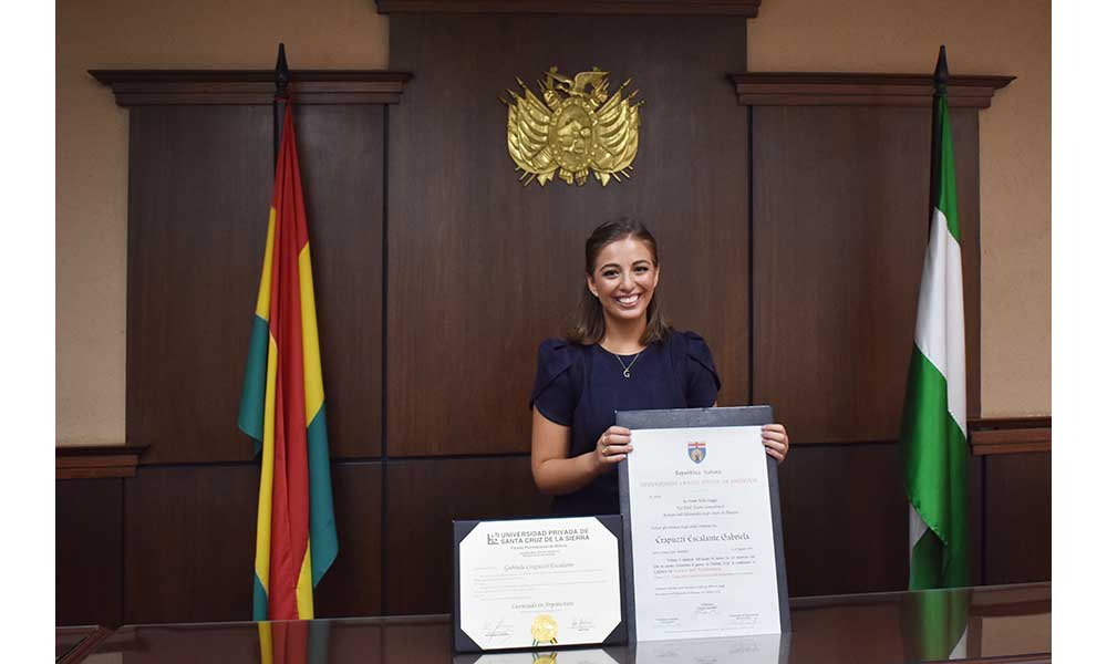 ESTUDIANTE DE LA UPSA COMPLETÓ DOBLE TITULACIÓN