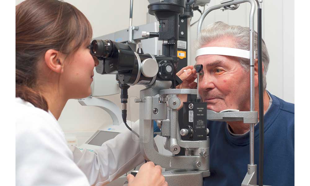 Degeneración Macular: ¿Por qué se  asocia a la edad?