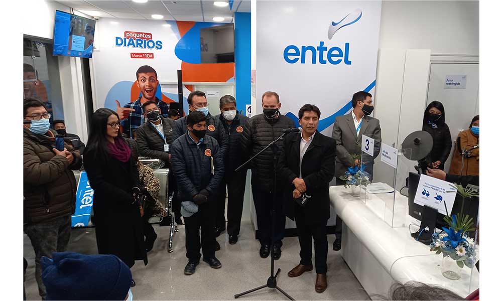 ENTEL estrena nuevo Multicentro en el corazón de la feria 16 de Julio de El Alto