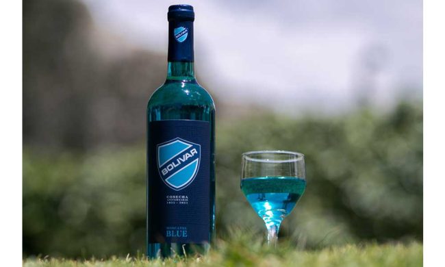 Club Bolívar y Vilte firman alianza y presentan vino para el hincha celeste Club Bolívar y Vilte firman alianza y presentan vino para el hincha celeste