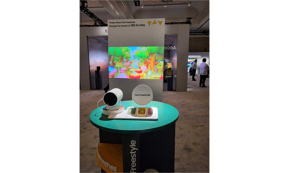 Samsung lanza The Freestyle, un proyector smart portátil para entretenimiento donde quiera que estés