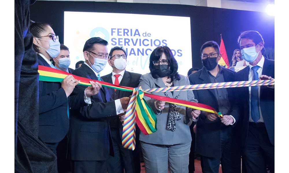 Se inaugura la Feria de Servicios Financieros en el Campo Ferial para reactivar la economía y fortalecer la inclusión financiera