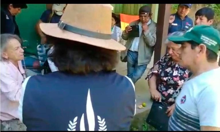 Comunarios de Tariquía ratifican su apoyo al proyecto Astillero y desmienten «secuestro» de Amparo Carvajal Comunarios de Tariquía ratifican su apoyo al proyecto Astillero y desmienten «secuestro» de Amparo Carvajal