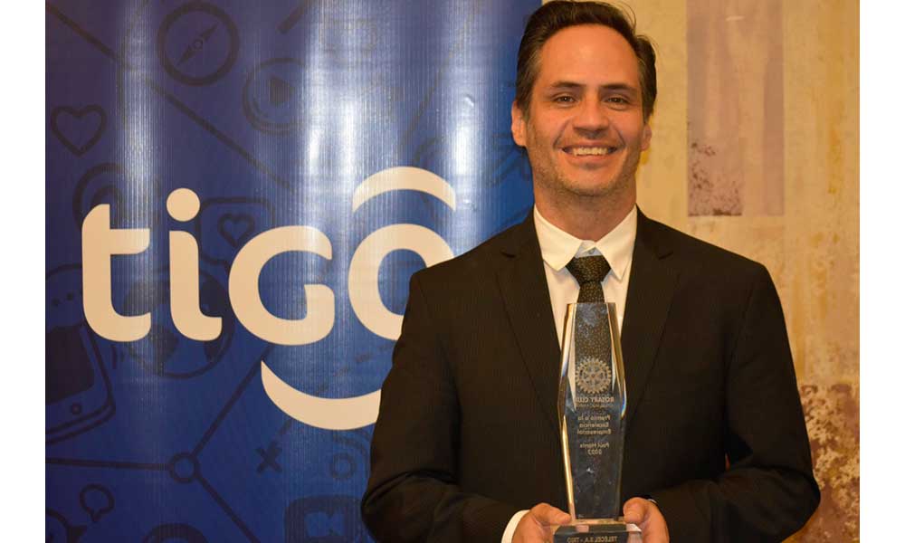 Tigo recibe Premio a la Excelencia Empresarial Paul Harris por su aporte educativo en Bolivia