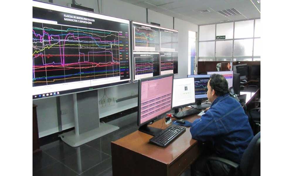 Sistema Scada de YPFB transmite información a través del satélite Túpac Katari