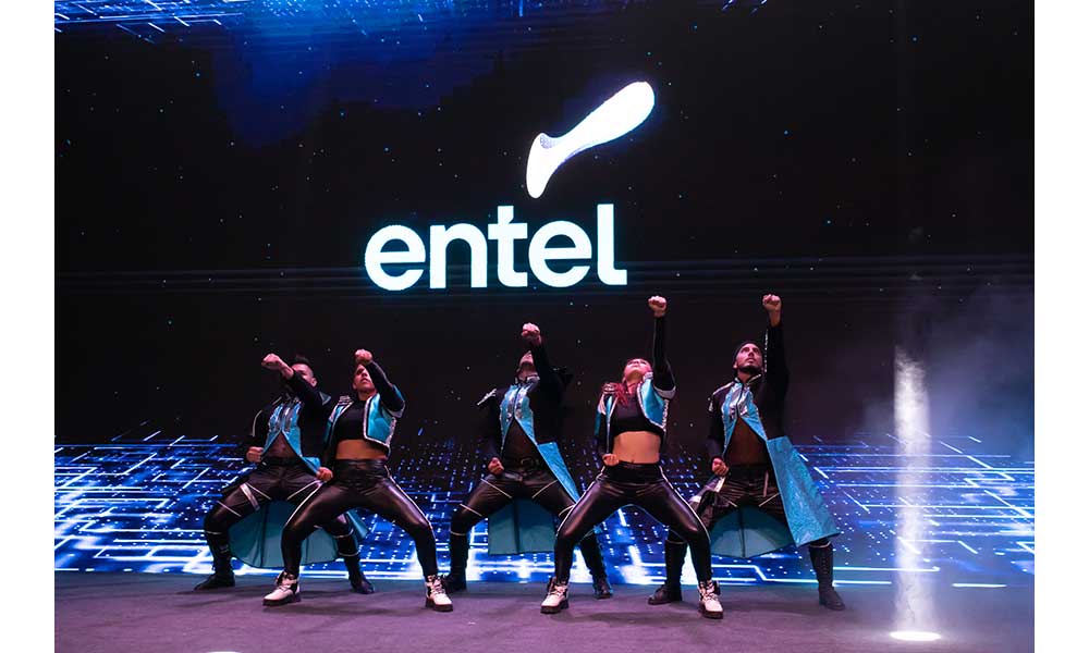 Entel presenta tecnología interactiva y experiencias inmersivas en la Expocruz 2022
