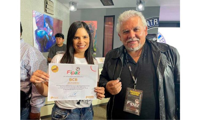FIPAZ otorga al BCB el máximo galardón “atlas dorado”, por su excelente participación FIPAZ otorga al BCB el máximo galardón “atlas dorado”, por su excelente participación