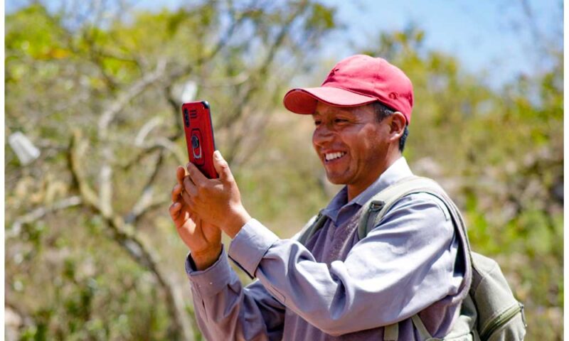 El Gobierno Nacional pone en servicio una nueva estación Radio Base en beneficio de dos comunidades de Samaipata en Santa Cruz El Gobierno Nacional pone en servicio una nueva estación Radio Base en beneficio de dos comunidades de Samaipata en Santa Cruz