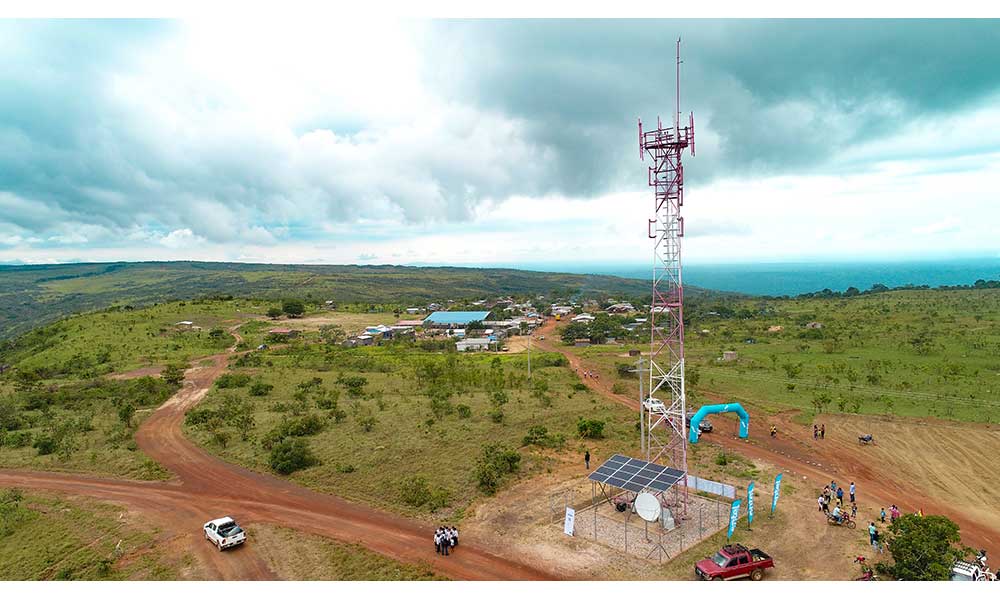 Presidente inaugura el acceso a Internet LTE de ENTEL en la fronteriza Cerro San Simón de Beni