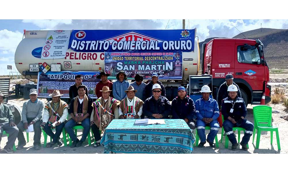 YPFB abastece 24.600 litros de combustible a 20 comunidades productoras de quinua en Oruro