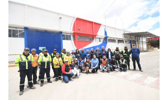 CBN a través de su marca Pepsi entrega juguetes a niñas y niños de la ciudad de El Alto CBN a través de su marca Pepsi entrega juguetes a niñas y niños de la ciudad de El Alto