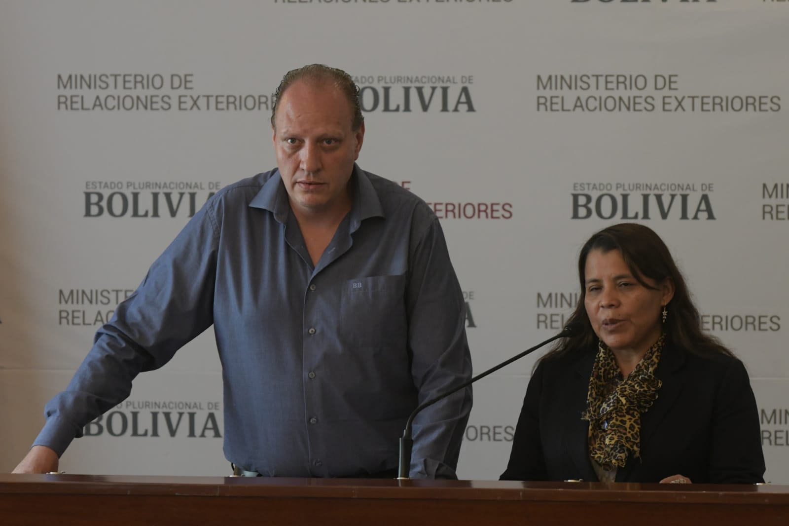 Transportistas bolivianos logran ingresar a su país tras tregua en Puno, Perú