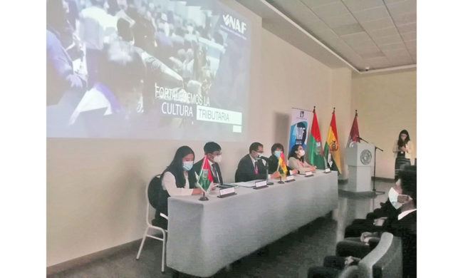 Impuestos y Univalle habilitan un Núcleo de Apoyo Contable Fiscal (NAF), en La Paz Impuestos y Univalle habilitan un Núcleo de Apoyo Contable Fiscal (NAF), en La Paz