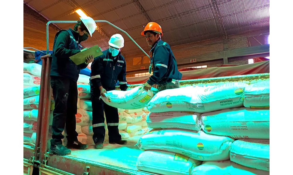 Plan del Sur: Comisan 100 toneladas de harina y cerveza en Villazón