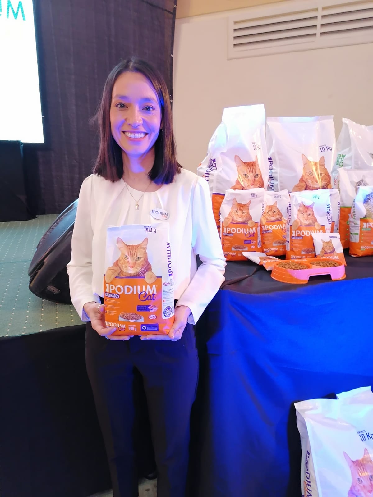 PODIUM amplía su portafolio y lanza PODIUM CAT, alimento balanceado para gatos