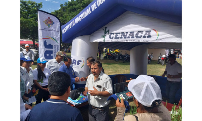 CENACA muestra avances en variedad de caña de azúcar en XVIII Feria de la semilla