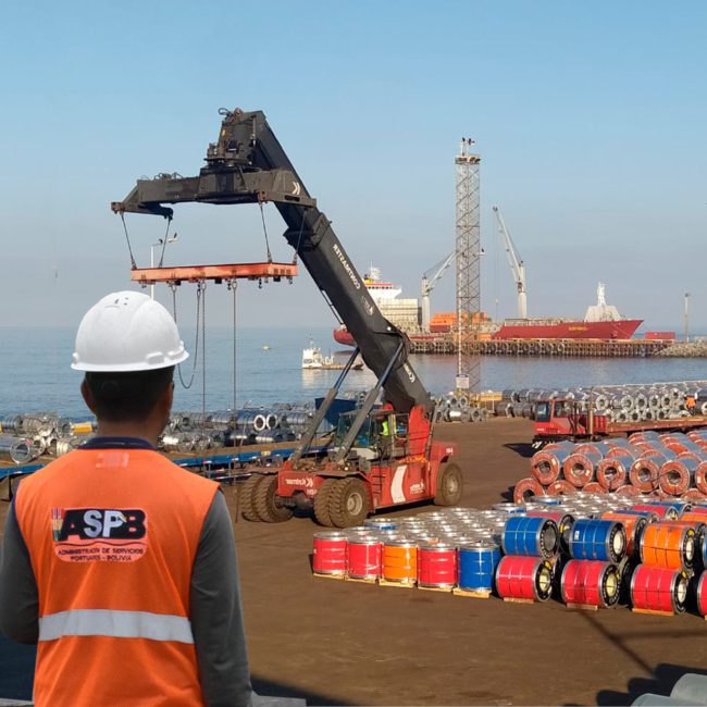 ASP-B rompe récord y gestiona en 24 horas 1.548 toneladas de carga con destino a Bolivia ASP-B rompe récord y gestiona en 24 horas 1.548 toneladas de carga con destino a Bolivia