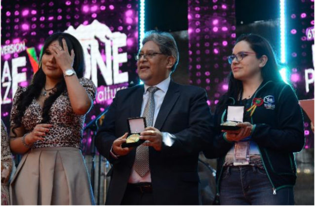 El BCB recibe premio al mejor stand tecnológico en la paz expone 2023 El BCB recibe premio al mejor stand tecnológico en la paz expone 2023
