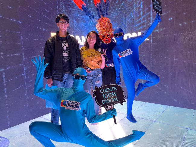 Stand de Banco Unión destaca con una experiencia futurista 180°*