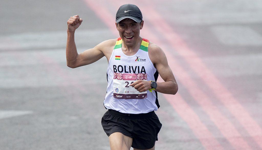El boliviano Héctor Garibay gana el Maratón de la Ciudad de México, con nuevo récord