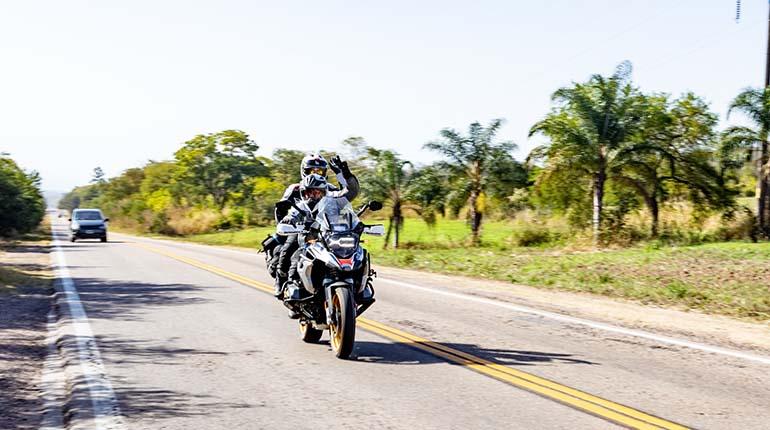 Amantes de BMW Motorrad superan la ruta La Paz-Salta y ganan nuevas experiencias