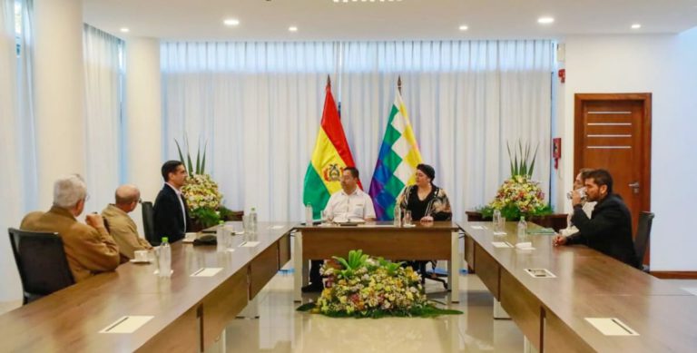 Cuatro ejes priman el trabajo coordinado entre el Gobierno nacional con empresarios de Santa Cruz Cuatro ejes priman el trabajo coordinado entre el Gobierno nacional con empresarios de Santa Cruz