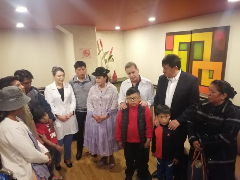 La Fundación Mercantil Santa Cruz “Puedes Creer”, la Fundación SOS Mano Bolivia y el Hospital Arco Iris, concluyen una nueva campaña gratuita de cirugías de mano y miembro superior en La Paz La Fundación Mercantil Santa Cruz “Puedes Creer”, la Fundación SOS Mano Bolivia y el Hospital Arco Iris, concluyen una nueva campaña gratuita de cirugías de mano y miembro superior en La Paz