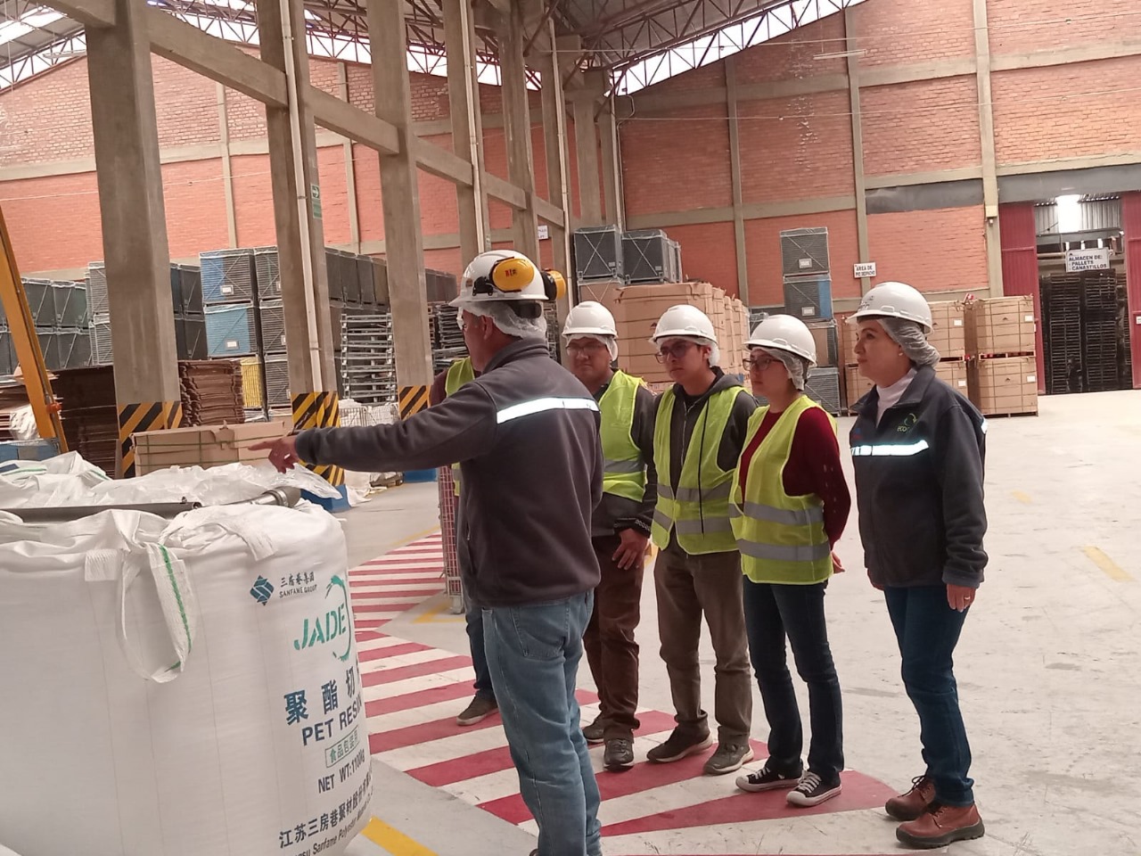 Empacar reconoce el espíritu innovador de estudiantes bolivianos que ganaron el Recycling Rush