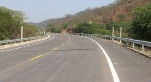 Construcción del tramo carretero Muyupampa – Ipatí supera el 97% de avance