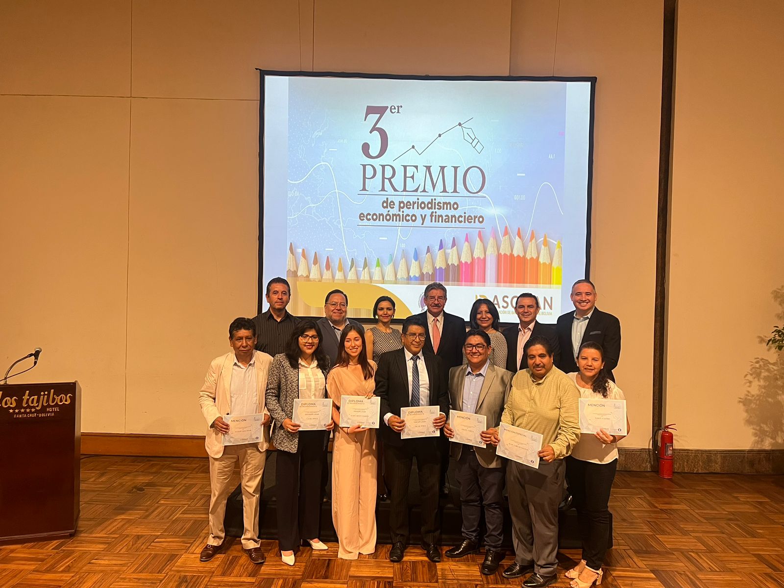 ASOBAN, en colaboración con la ANPB, premia a ganadores y a menciones de honor en el Tercer Premio de Periodismo Económico y Financiero de Bolivia   
