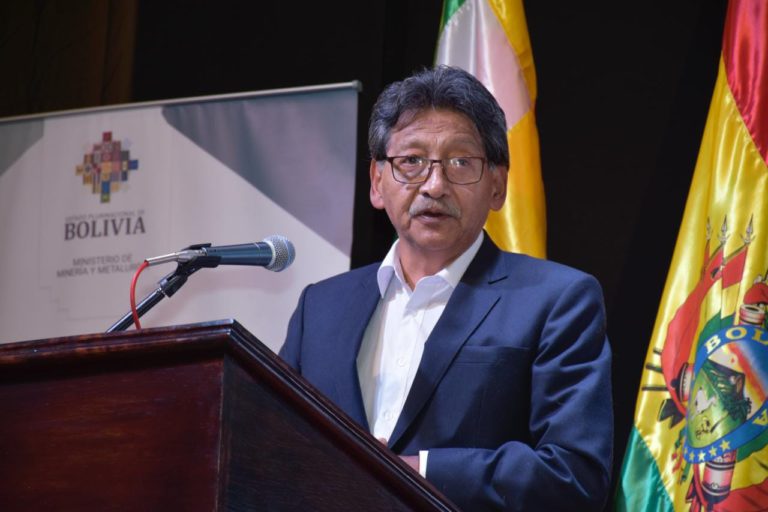Refinadoras de zinc en Oruro y Potosí tratarán 350.000 toneladas y permitirán recuperar otros minerales Refinadoras de zinc en Oruro y Potosí tratarán 350.000 toneladas y permitirán recuperar otros minerales