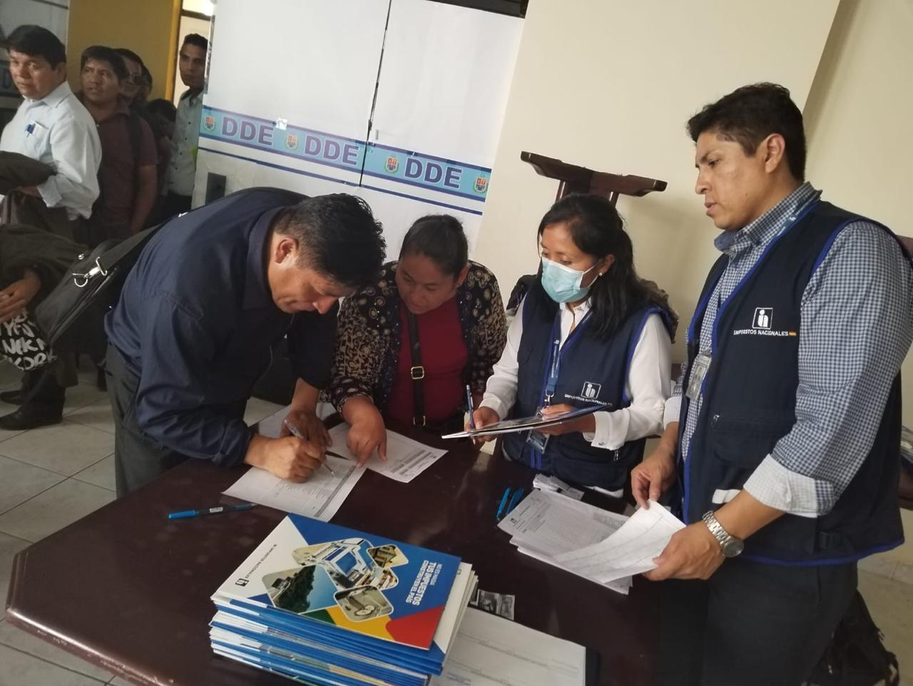 El SIN capacita a más de 180 maestros en cultura tributaria, en Cochabamba        