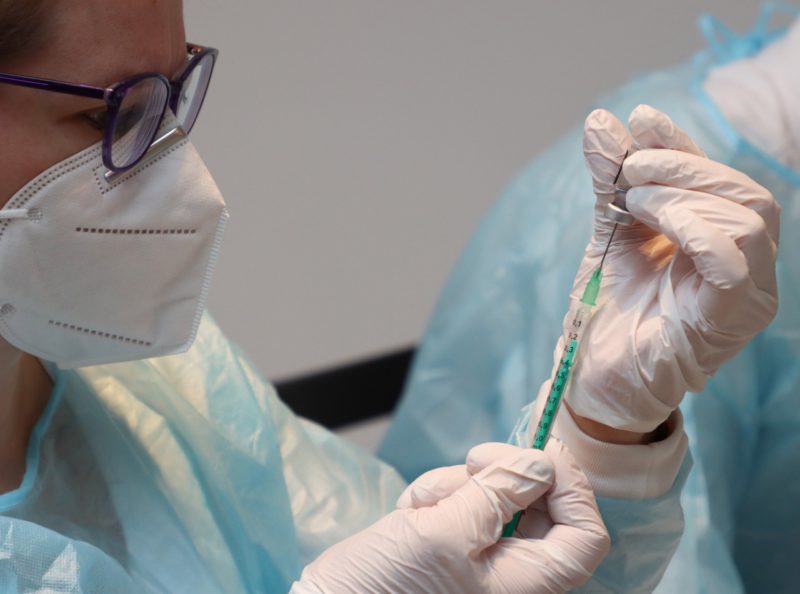 Salud inicia distribución de 1,8 millones de vacunas contra la influenza, estarán disponibles desde el 2 de mayo Salud inicia distribución de 1,8 millones de vacunas contra la influenza, estarán disponibles desde el 2 de mayo