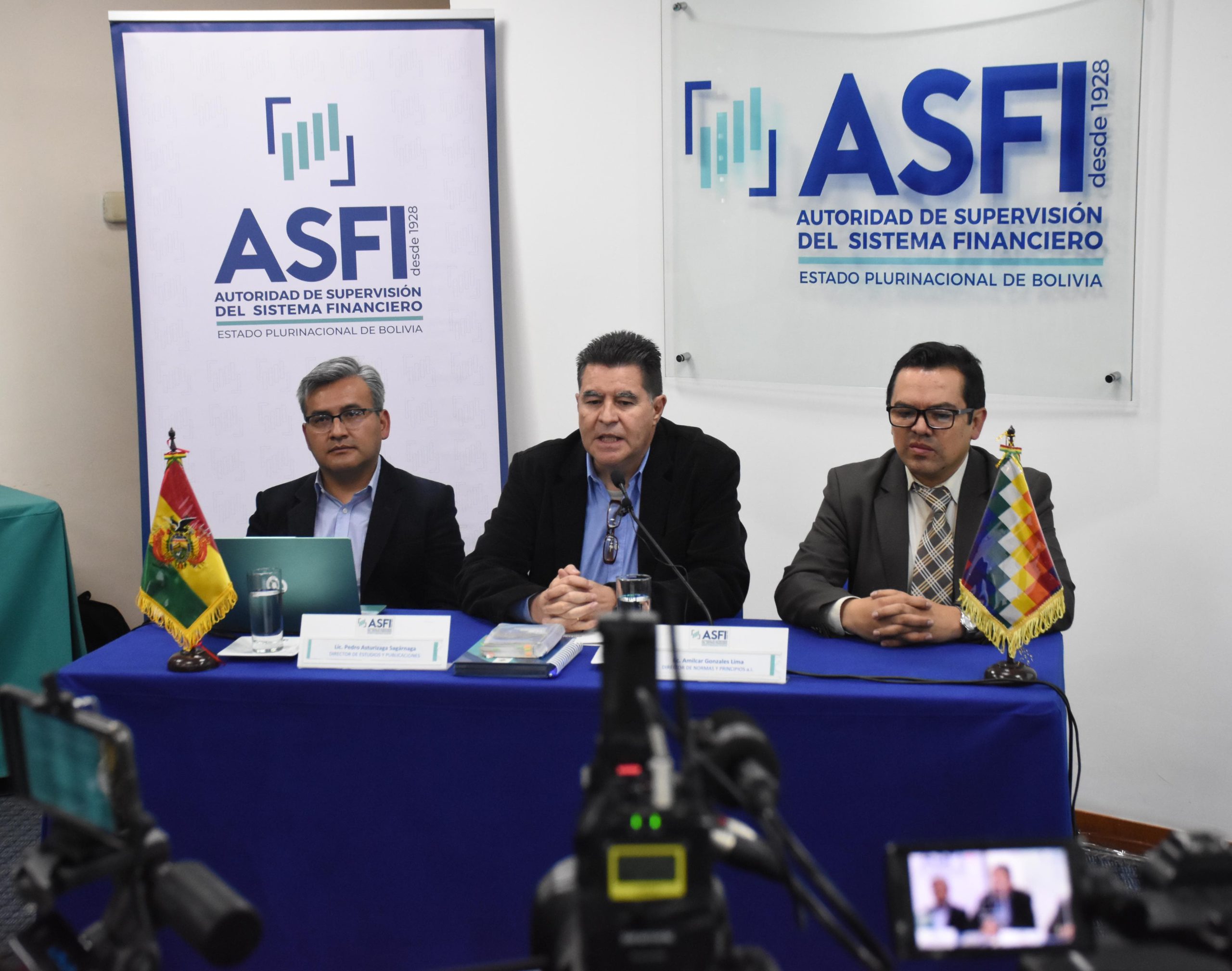 ASFI sanciona a nueve bancos por venta de dólares a tipo de cambio mayor al establecido por el BCB   