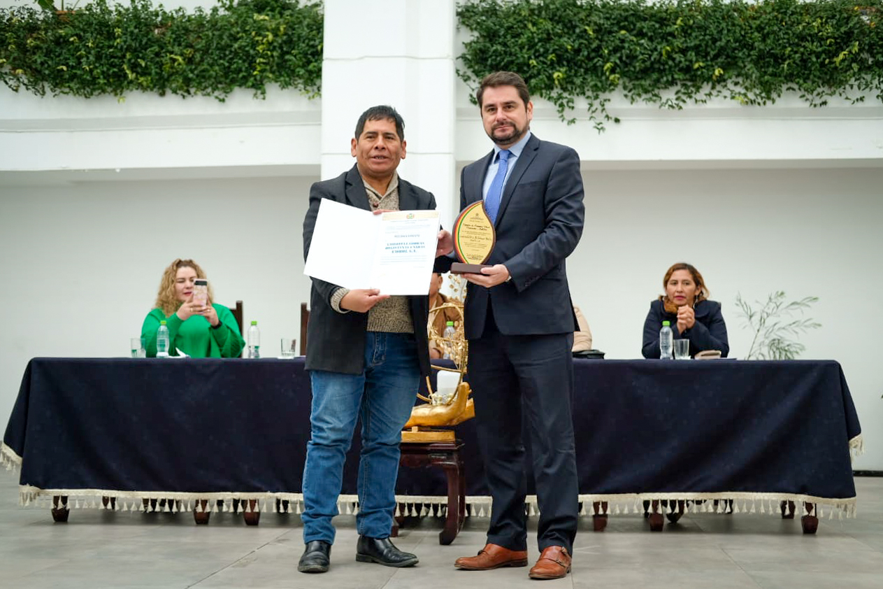 EMBOL recibe reconocimiento en la Asamblea Legislativa por su excelencia institucional y contribución al desarrollo de Bolivia   