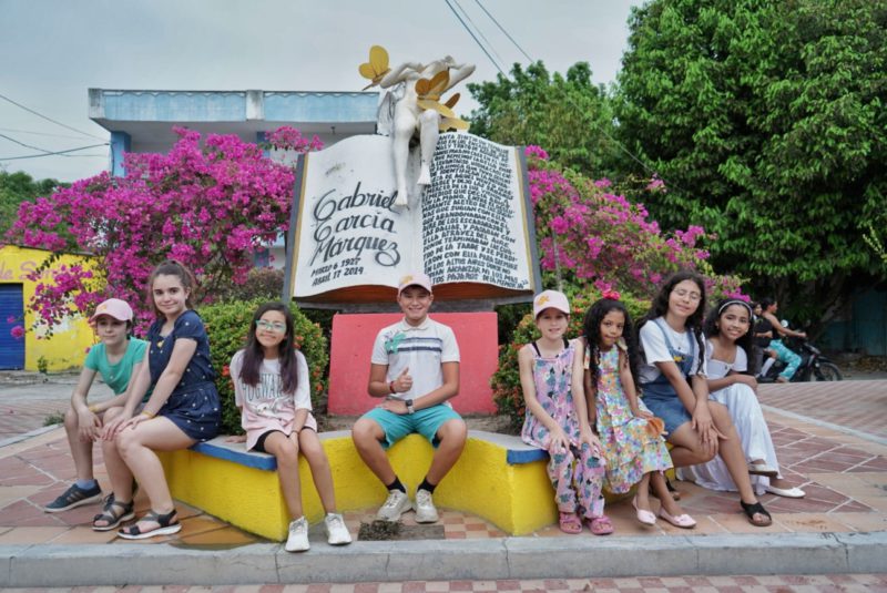 CAF y Fundación Gabo abren inscripciones para la segunda edición de ‘Macondo sí tiene quien le escriba’: concurso de relatos para niñas y niños CAF y Fundación Gabo abren inscripciones para la segunda edición de ‘Macondo sí tiene quien le escriba’: concurso de relatos para niñas y niños