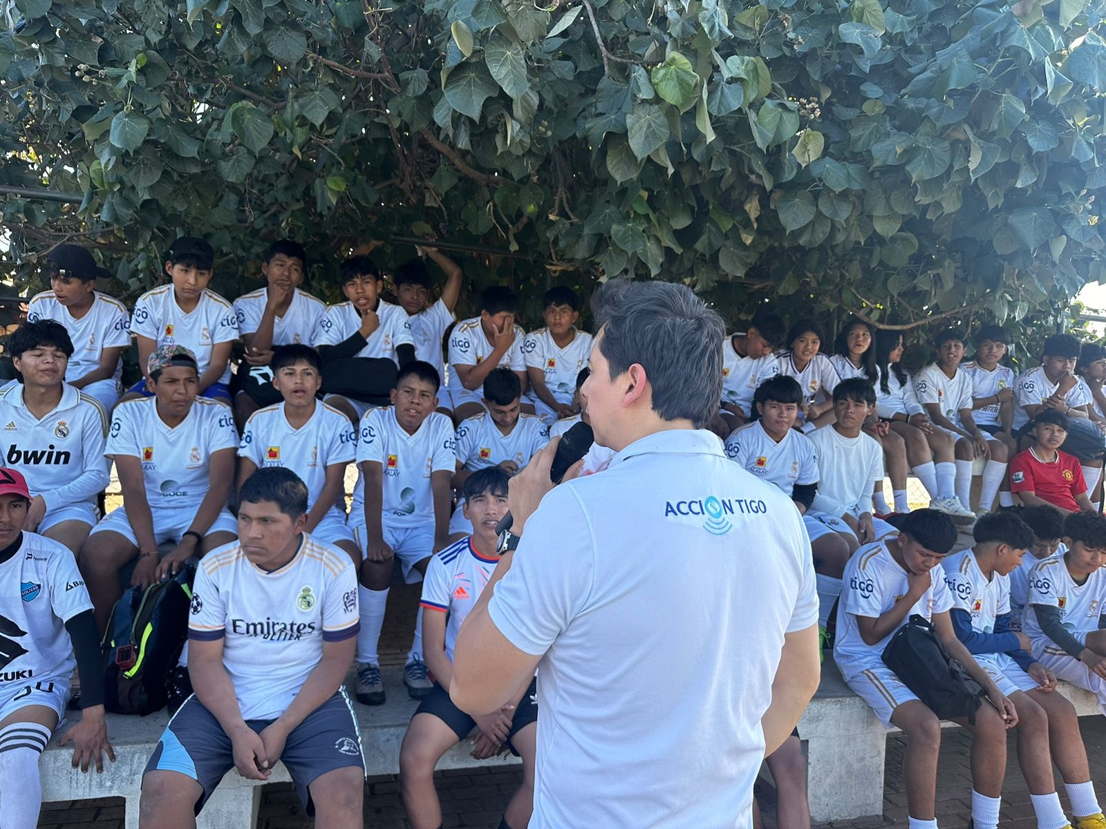 Tigo capacita a más de 500 niños, niñas y adolescentes de las Escuelas Sociodeportivas de la Fundación Real Madrid en el uso seguro y creativo de internet, en alianza con la Fundación ALALAY, BMSC y SOBOCE.