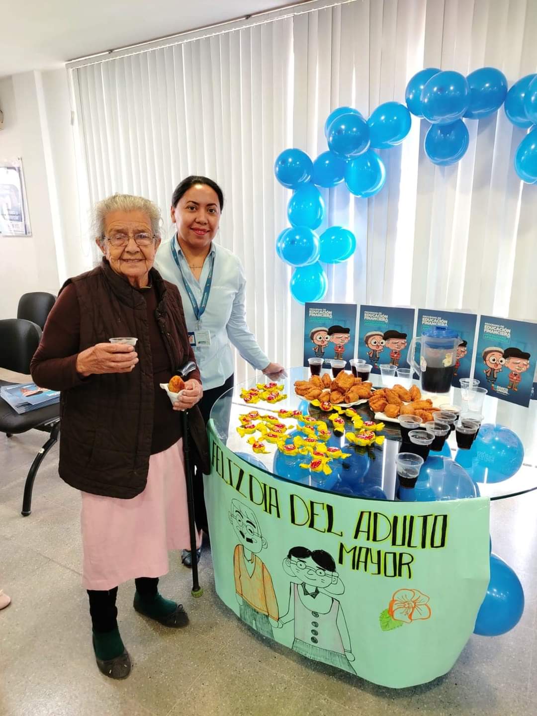 Banco Unión brinda servicios de calidad y calidez a todos los adultos mayores