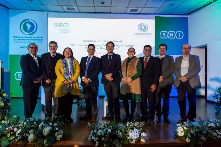 Cámaras de Industrias y Comercio de Bolivia, Perú y Chile crean el Consejo de Lucha contra el Contrabando Cámaras de Industrias y Comercio de Bolivia, Perú y Chile crean el Consejo de Lucha contra el Contrabando