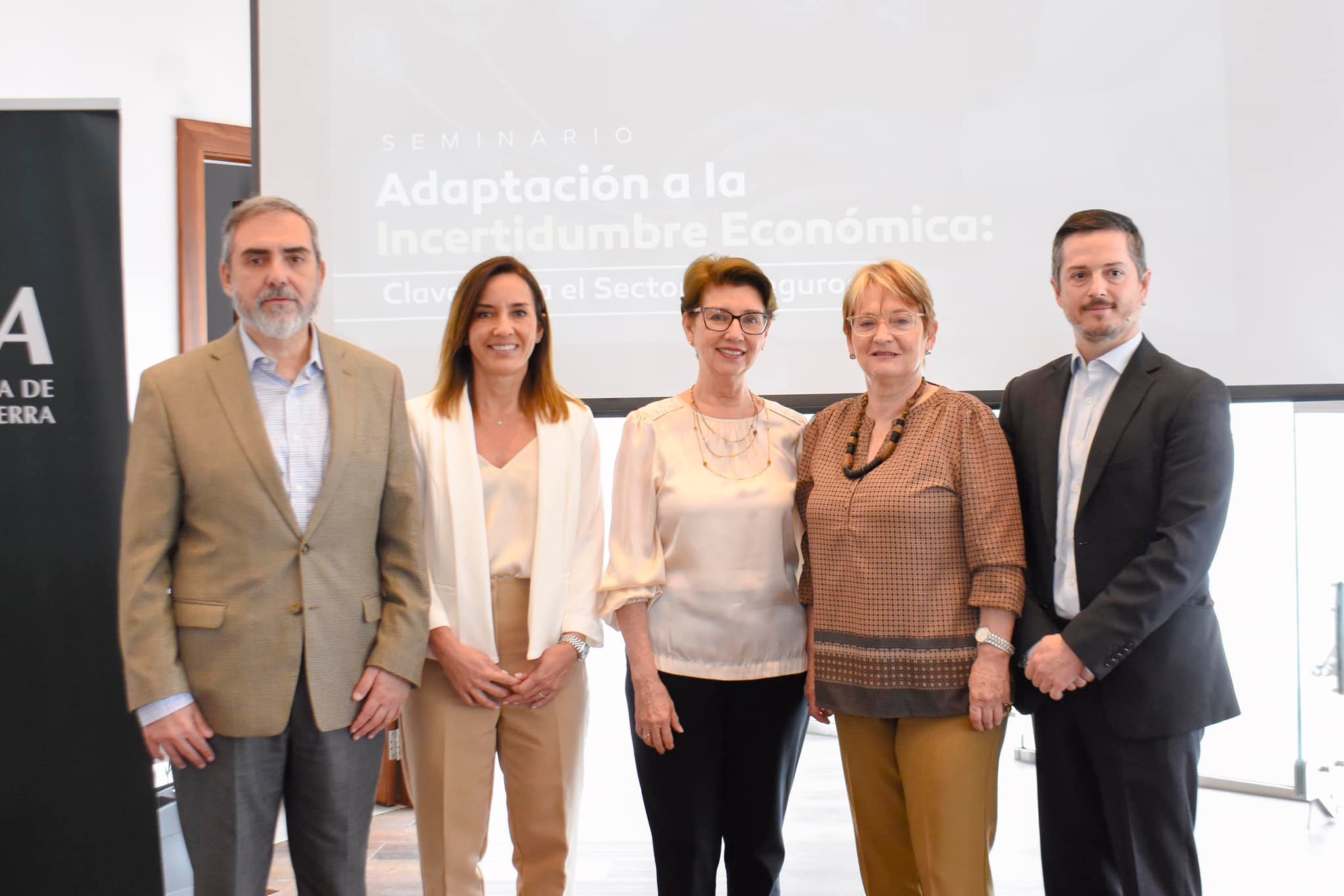 Cenace UPSA lanzó su escuela de seguros