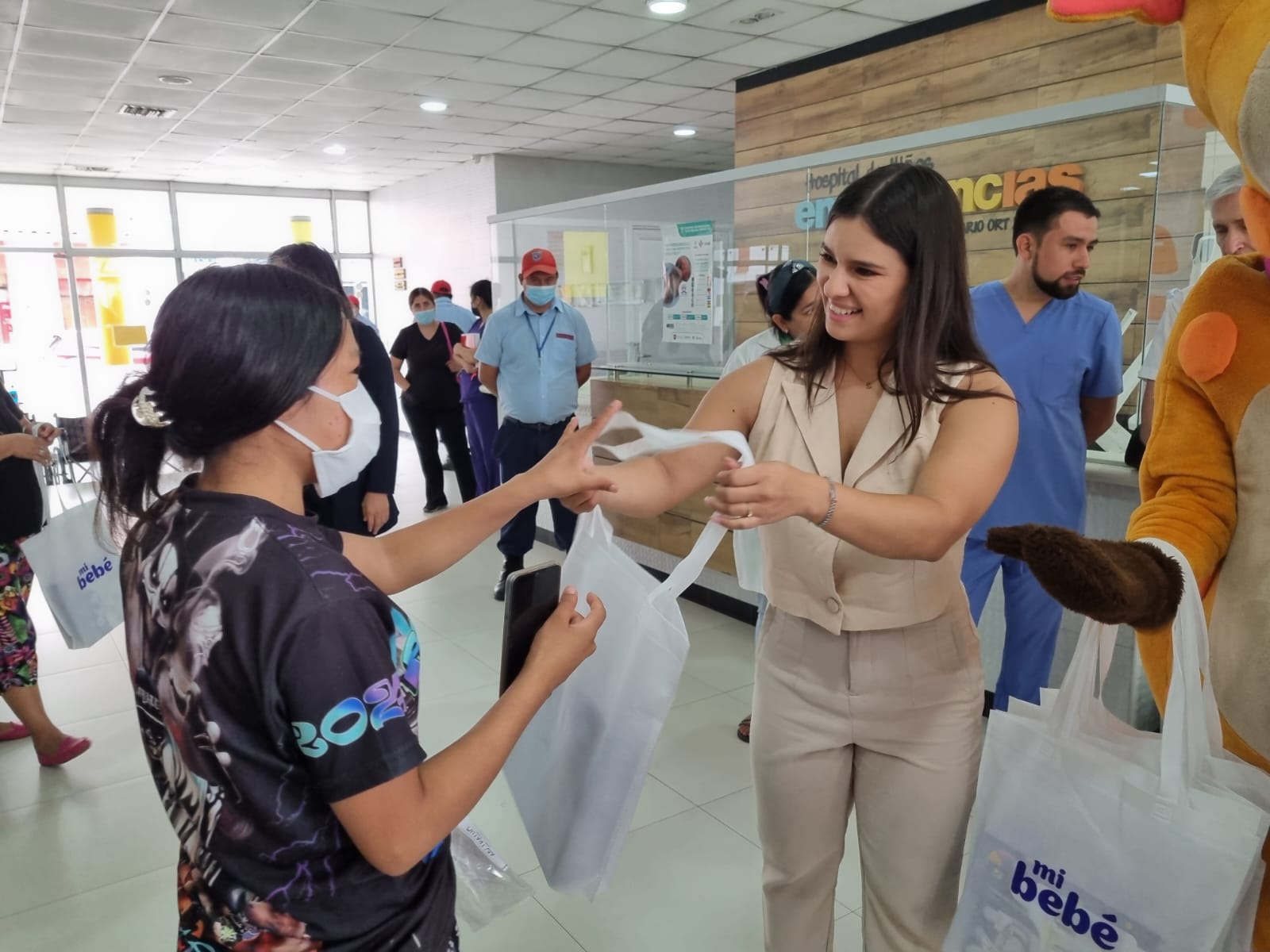 Mi Bebé y Fundación Dunn Cares entregan pañales y promueven la salud infantil en el Hospital de Niños