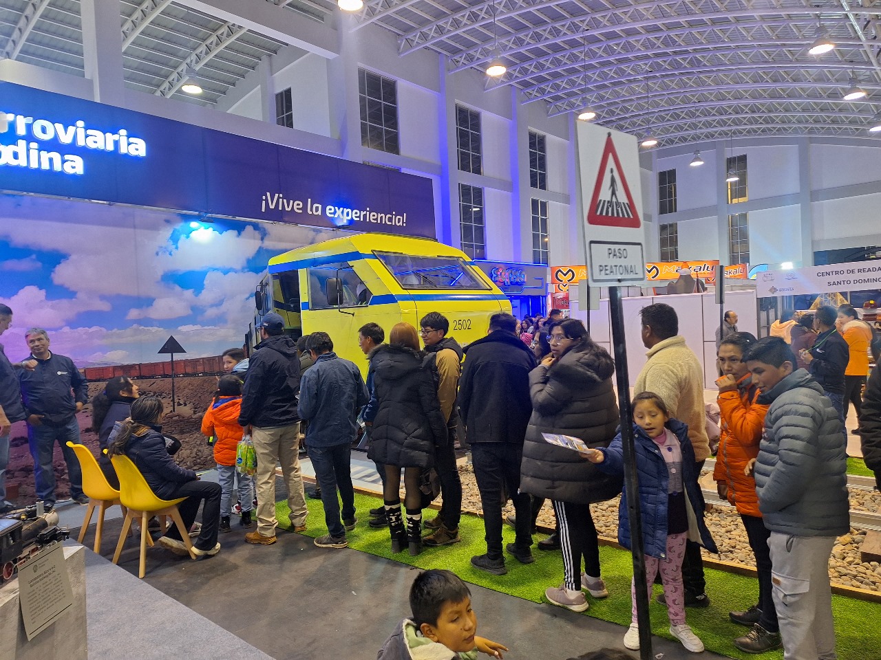 Ferroviaria Andina recibe el reconocimiento  al “Mejor Stand de la Feria” en FEIPOBOL 2024