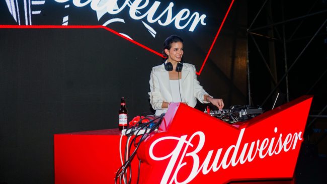 Budweiser aterriza en Santa Cruz y promete revolucionar el mercado cervecero boliviano Budweiser aterriza en Santa Cruz y promete revolucionar el mercado cervecero boliviano