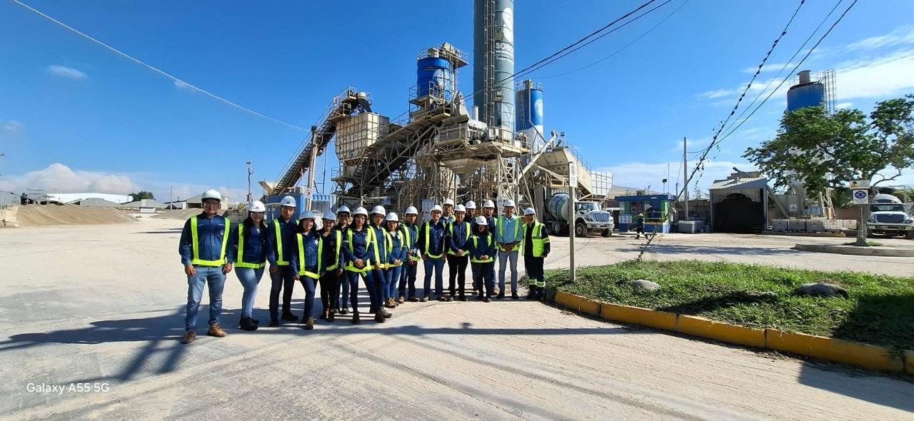 La Escuela CIATEC de SOBOCE certifica a estudiantes de  ingeniería de la UAGRM en Control de Calidad para Hormigón   