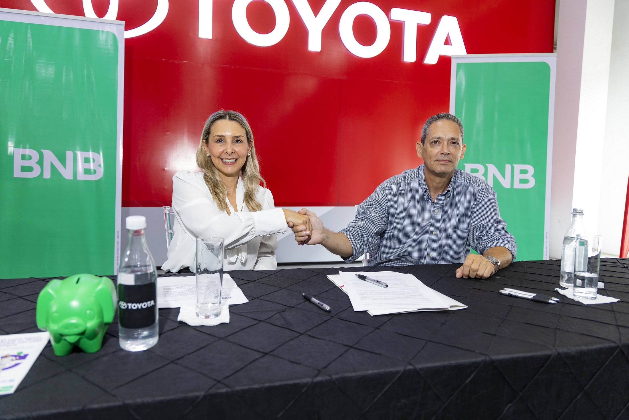 Toyosa y el BNB presentan grandes beneficios para sus clientes