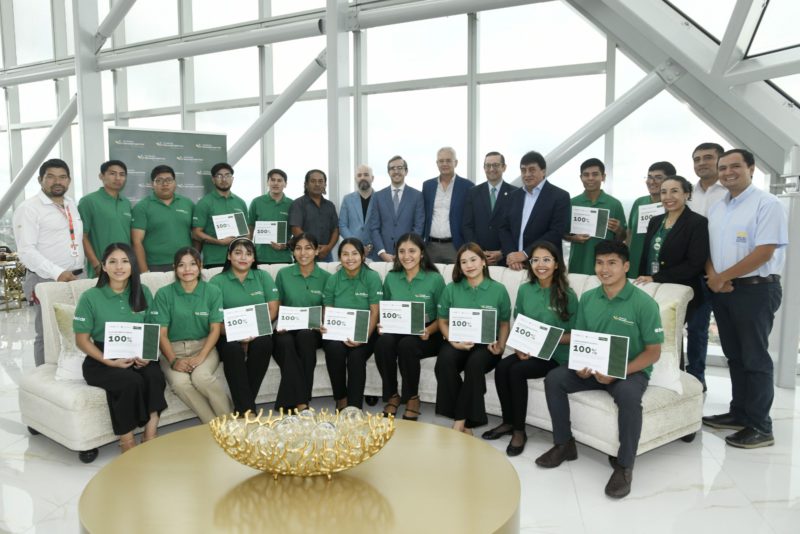 El Banco Mercantil Santa Cruz a través de su brazo social la Fundación Mercantil Santa Cruz – “Puedes Creer” concede becas de maestrías con la EUDE Business School para jóvenes bolivianos en situación de vulnerabilidad